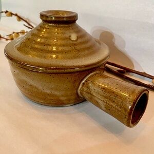 Vintage Stoneware Ceramic Crock Pot w/Handle and Vented Tapered Lid
